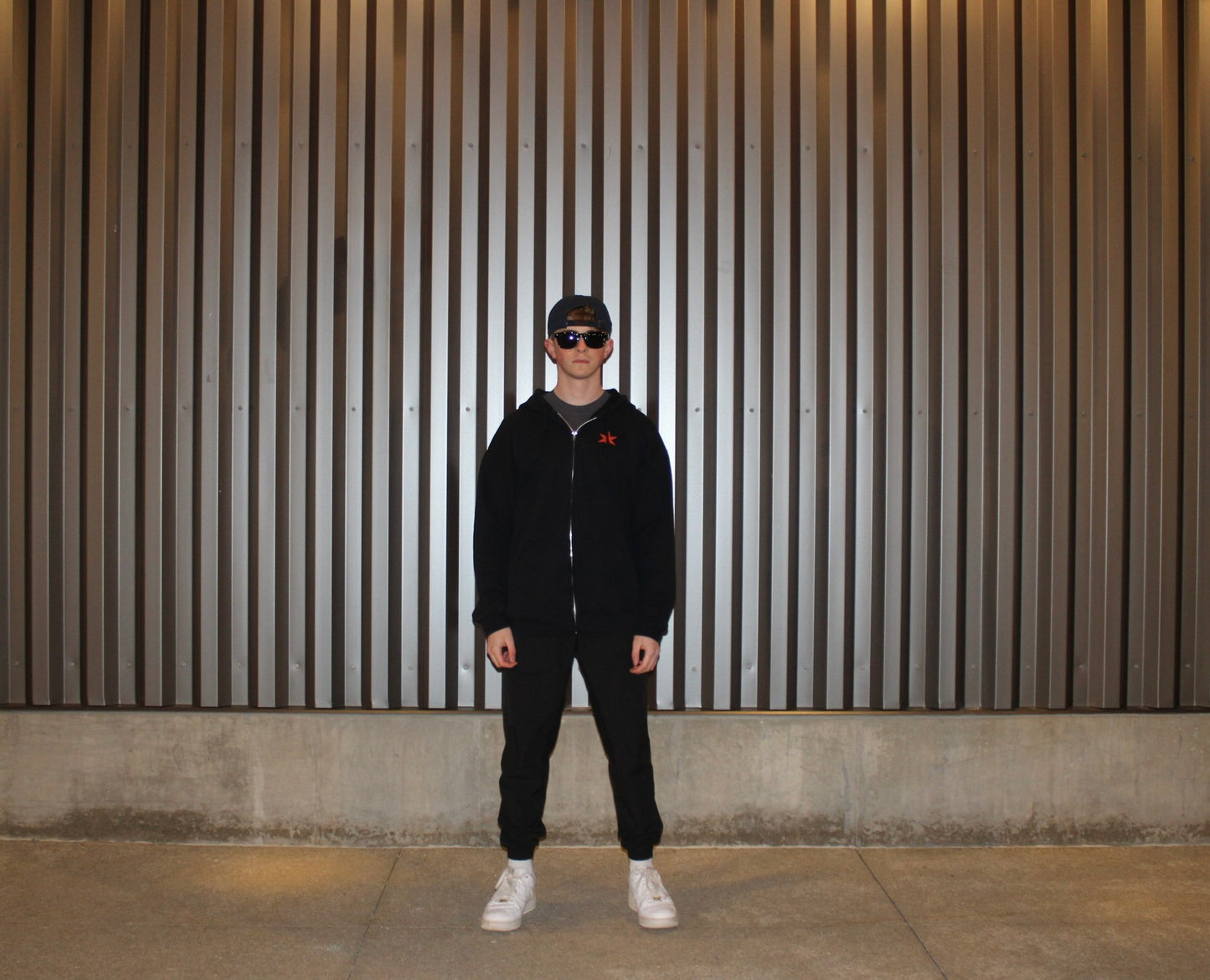 Model is 5'7" and wearing size L