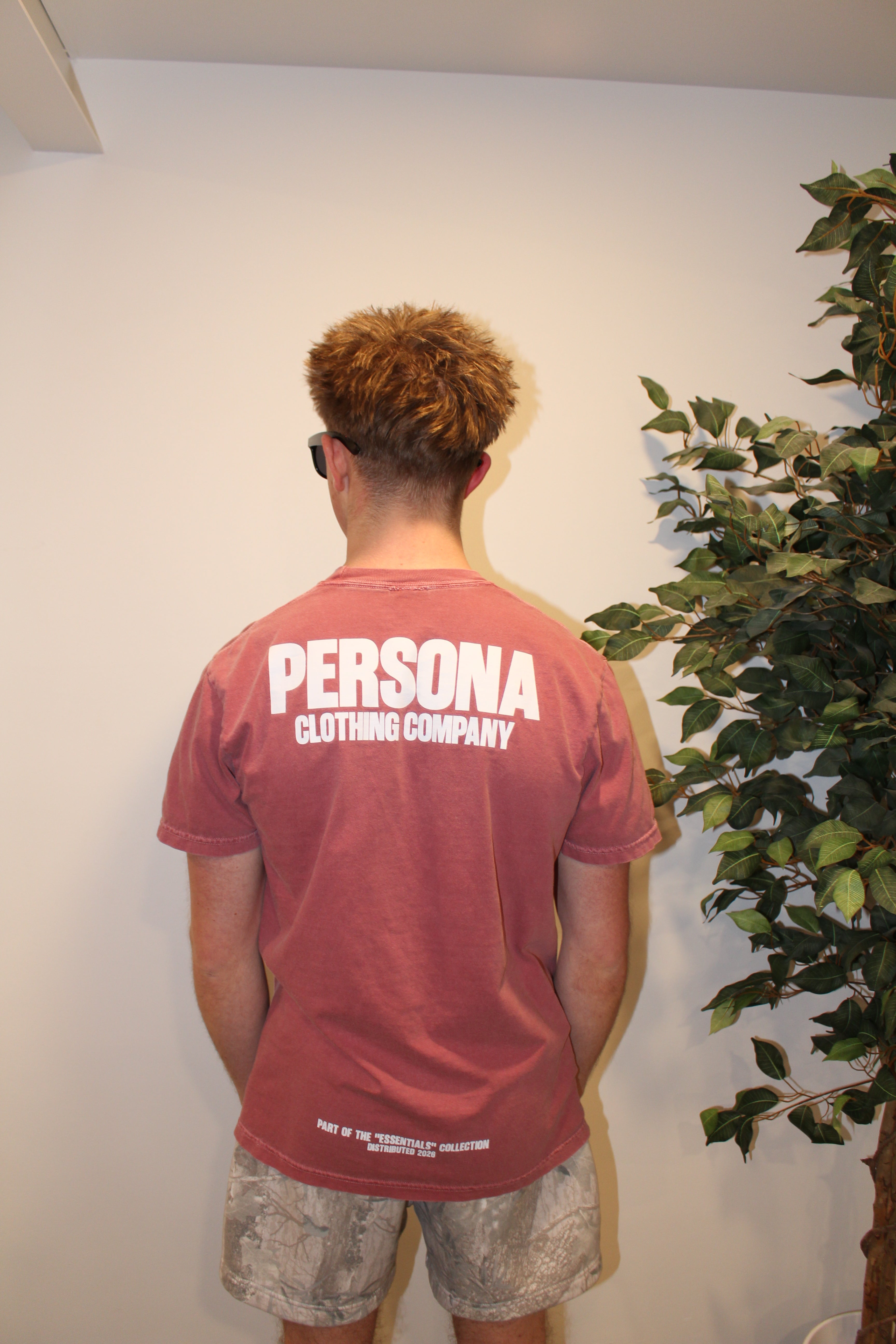 *ESSENTIALS TEE - BRICK