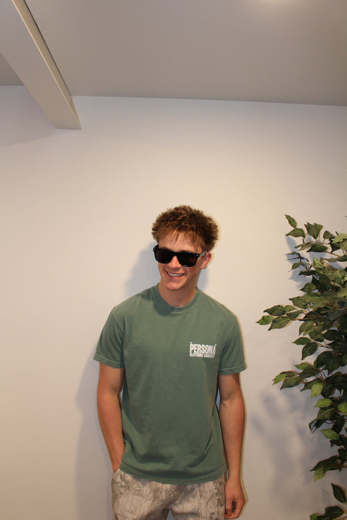 *ESSENTIALS TEE - GREEN