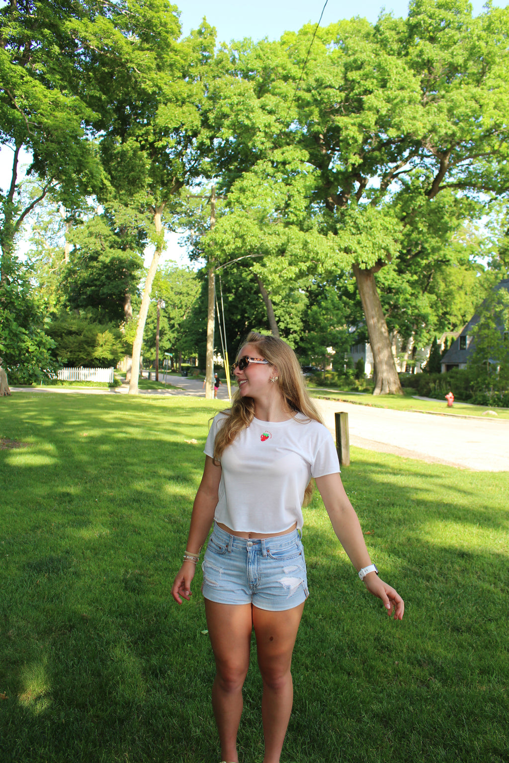 MODEL IS 5'4" AND WEARING A SIZE SMALL