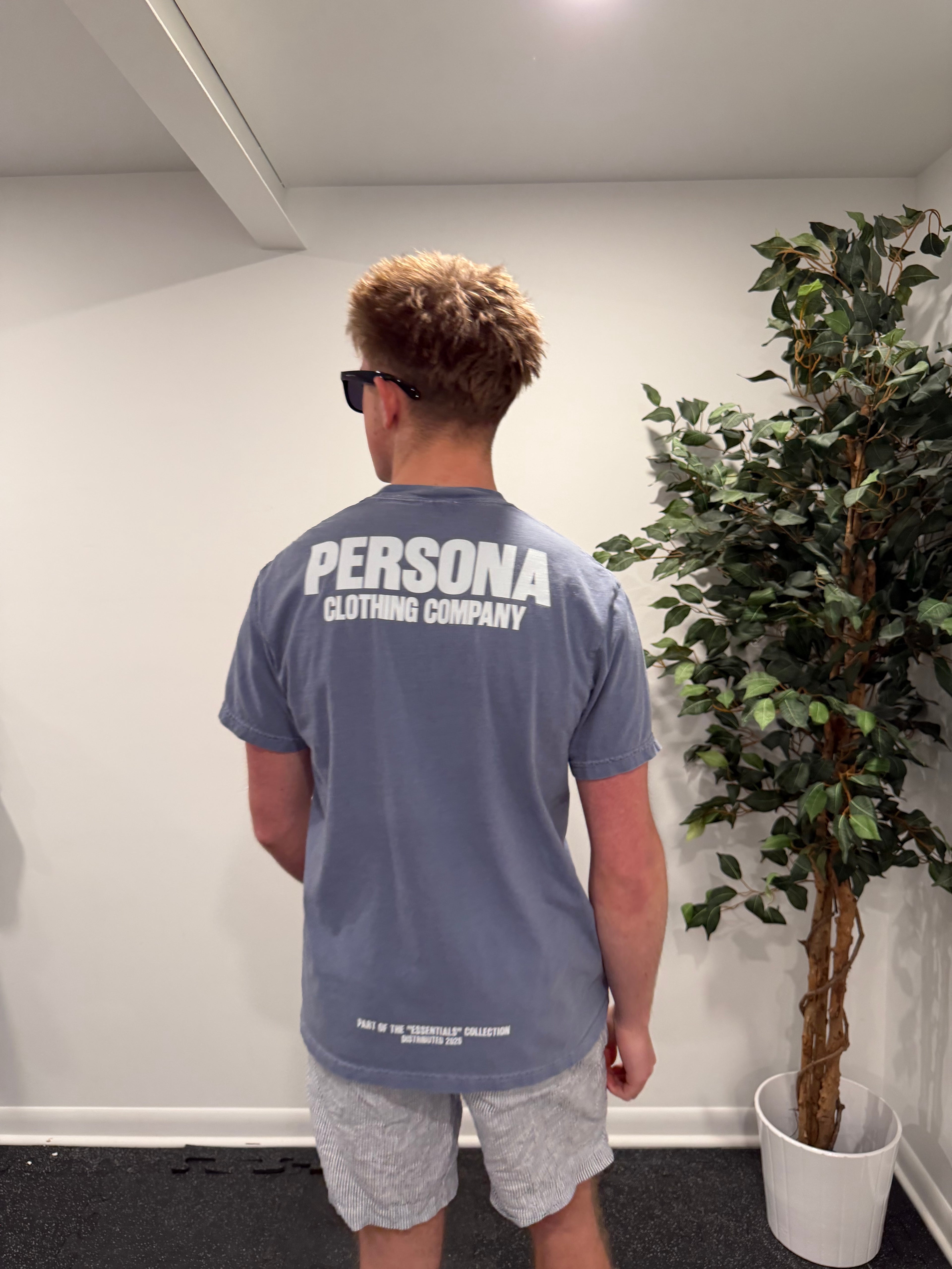 *ESSENTIALS TEE - JEAN BLUE