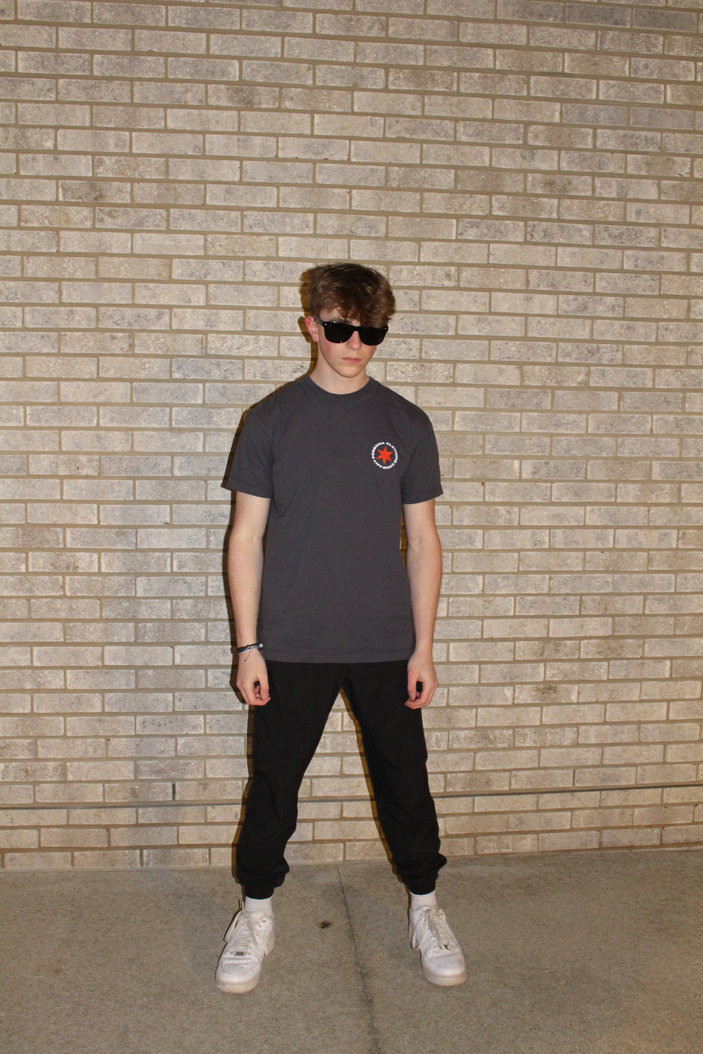 Model is 5'7" wearing size M