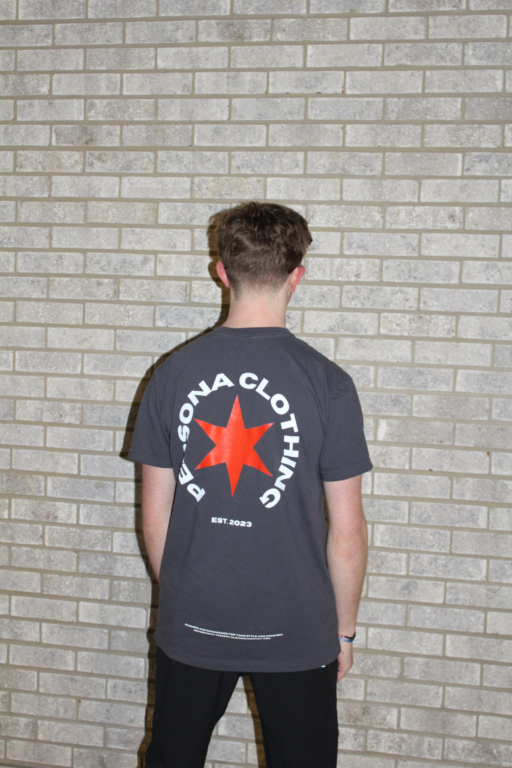 Model is 5'7" wearing size M